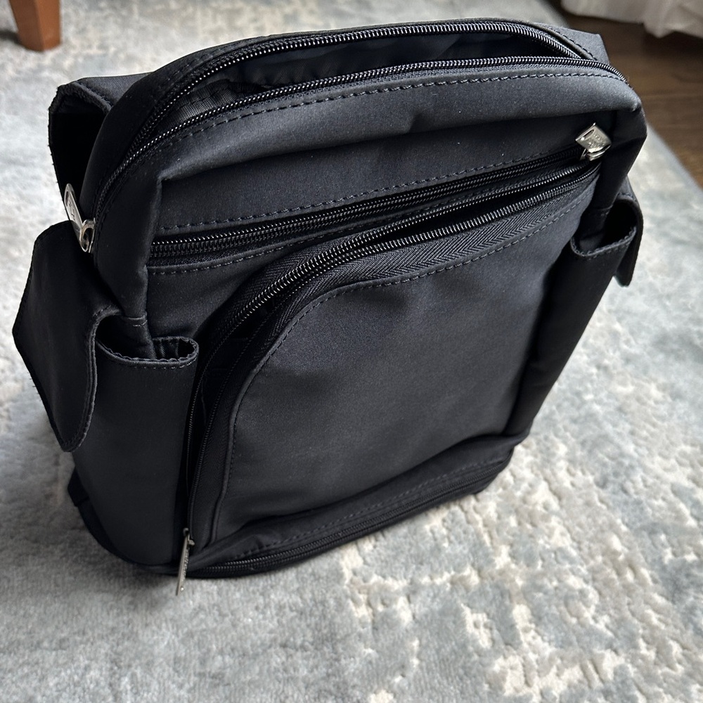 Anti-Theft Travel Bag | Crossbody Backpack | RFID Pocket - Picture 3 of 9